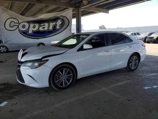 4T1BF1FK7GU195163 2016 TOYOTA CAMRY - Image 1
