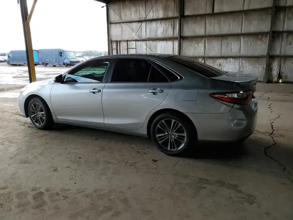 4T1BF1FK7GU195230 2016 TOYOTA CAMRY - Image 2
