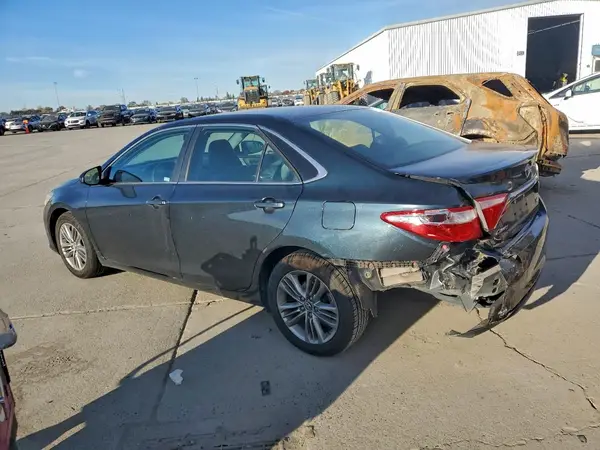 4T1BF1FK7GU195339 2016 TOYOTA CAMRY - Image 2