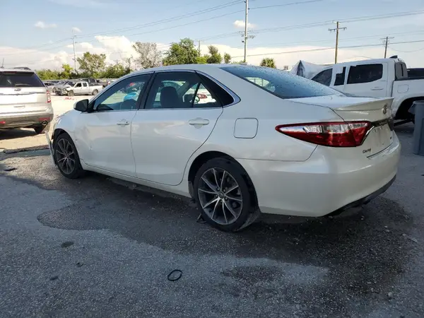 4T1BF1FK7GU195633 2016 TOYOTA CAMRY - Image 2