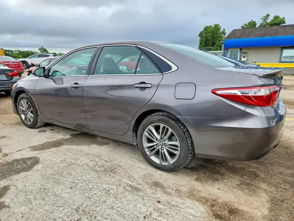4T1BF1FK7GU195714 2016 TOYOTA CAMRY - Image 2