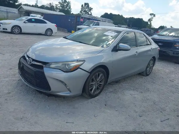 4T1BF1FK7GU196734 2016 TOYOTA CAMRY - Image 2