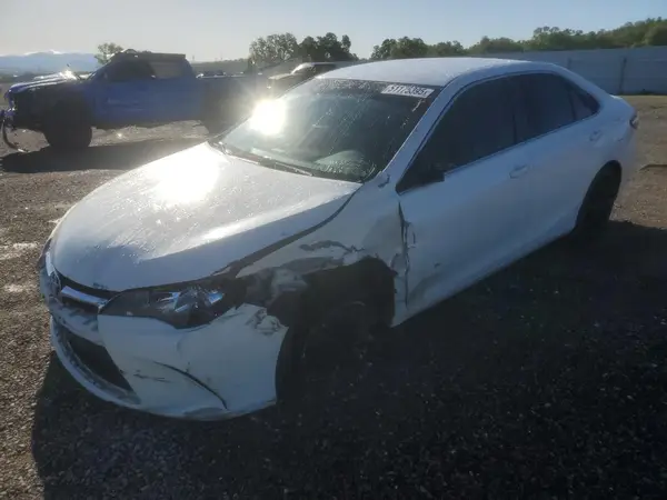 4T1BF1FK7GU198581 2016 TOYOTA CAMRY - Image 1