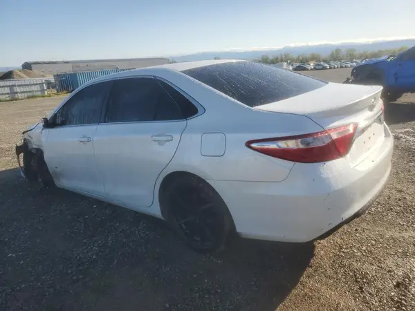 4T1BF1FK7GU198581 2016 TOYOTA CAMRY - Image 2