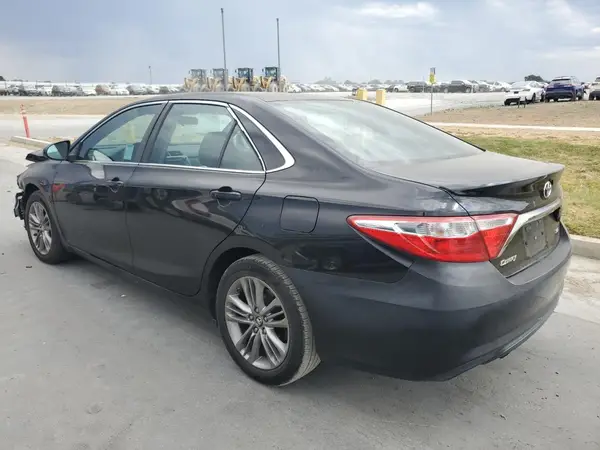 4T1BF1FK7GU199830 2016 TOYOTA CAMRY - Image 2