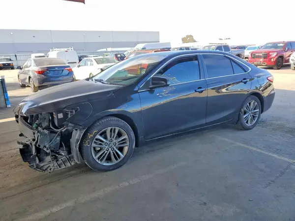 4T1BF1FK7GU200670 2016 TOYOTA CAMRY - Image 1