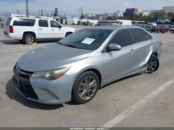 4T1BF1FK7GU202290 2016 TOYOTA CAMRY - Image 2