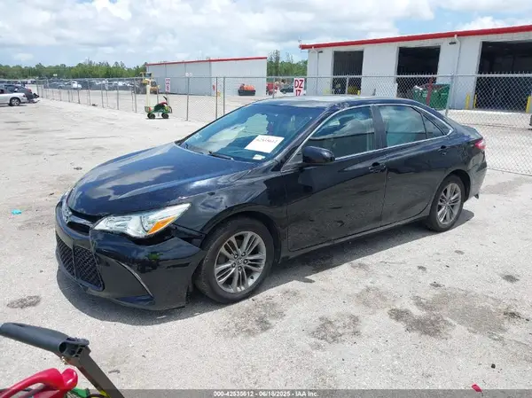 4T1BF1FK7GU202368 2016 TOYOTA CAMRY - Image 2