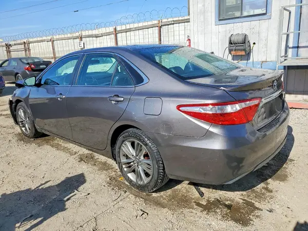4T1BF1FK7GU202399 2016 TOYOTA CAMRY - Image 2