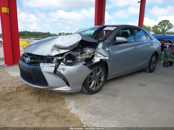 4T1BF1FK7GU204590 2016 TOYOTA CAMRY - Image 2