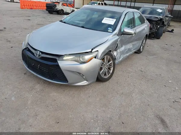 4T1BF1FK7GU208462 2016 TOYOTA CAMRY - Image 2