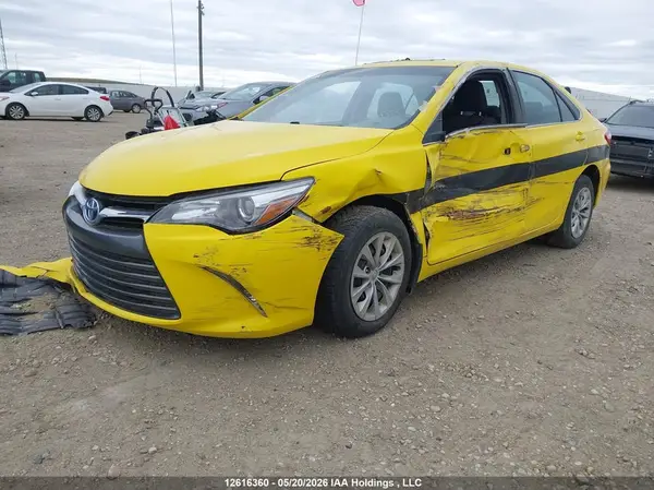 4T1BF1FK7GU212401 2016 TOYOTA CAMRY - Image 2