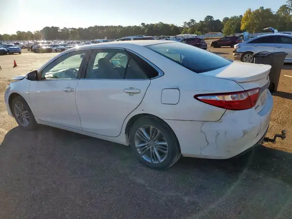 4T1BF1FK7GU212561 2016 TOYOTA CAMRY - Image 2