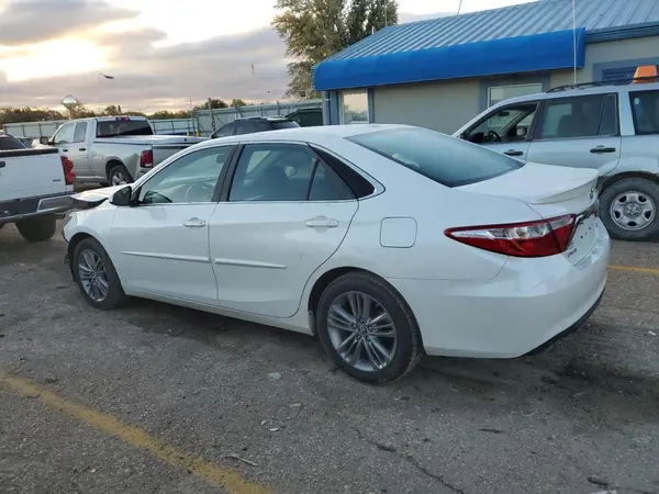 4T1BF1FK7GU213256 2016 TOYOTA CAMRY - Image 2