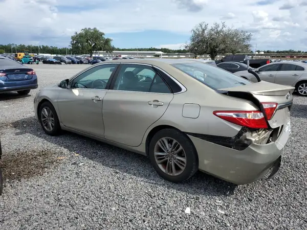 4T1BF1FK7GU213922 2016 TOYOTA CAMRY - Image 2