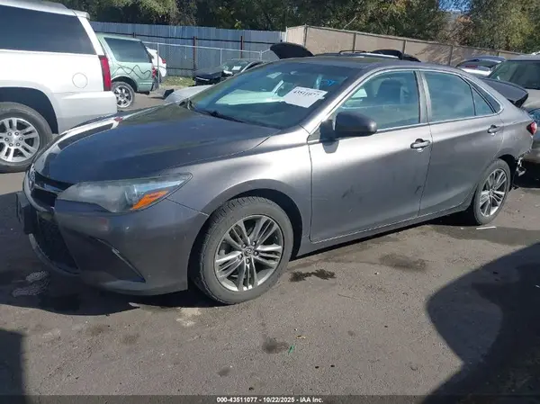 4T1BF1FK7GU215024 2016 TOYOTA CAMRY - Image 2