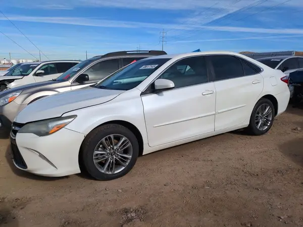 4T1BF1FK7GU216786 2016 TOYOTA CAMRY - Image 1