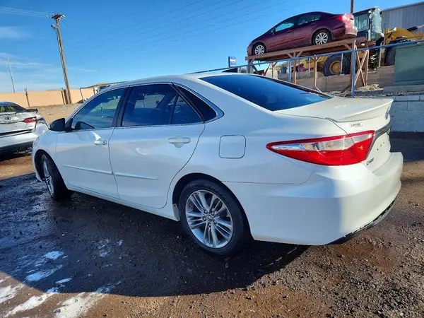 4T1BF1FK7GU216786 2016 TOYOTA CAMRY - Image 2