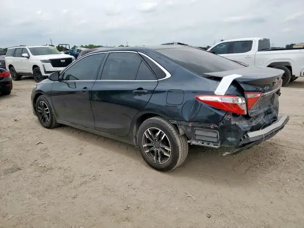 4T1BF1FK7GU217257 2016 TOYOTA CAMRY - Image 2