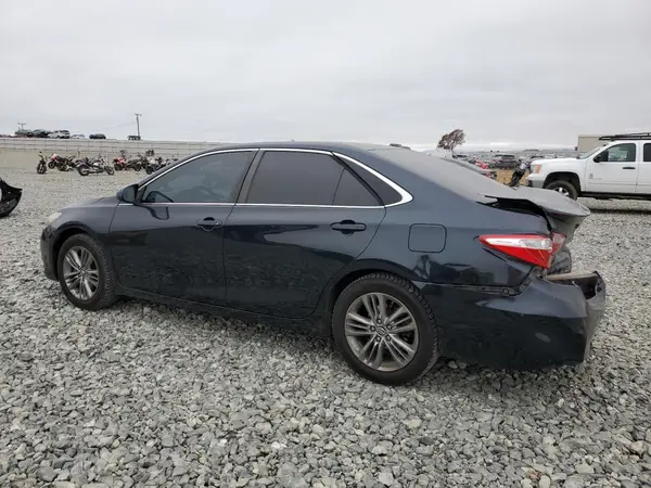4T1BF1FK7GU217940 2016 TOYOTA CAMRY - Image 2
