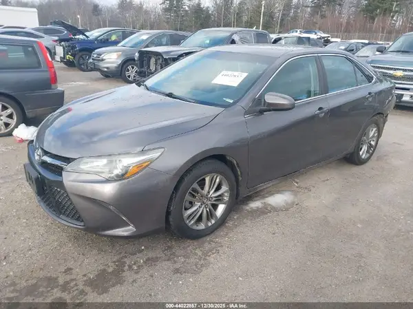 4T1BF1FK7GU219767 2016 TOYOTA CAMRY - Image 2