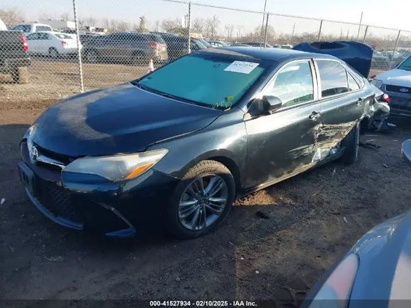4T1BF1FK7GU221809 2016 TOYOTA CAMRY - Image 2