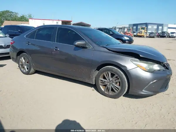 4T1BF1FK7GU222412 2016 TOYOTA CAMRY - Image 1