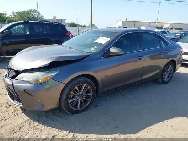 4T1BF1FK7GU222412 2016 TOYOTA CAMRY - Image 2