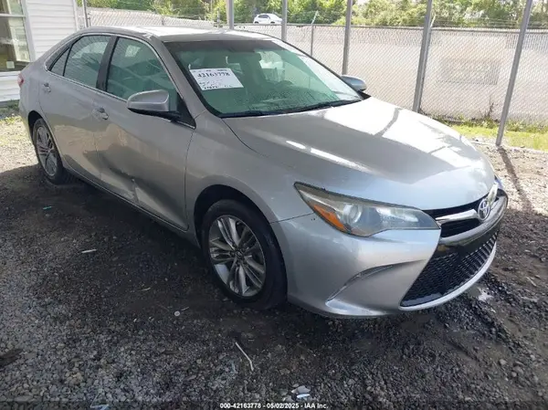 4T1BF1FK7GU224063 2016 TOYOTA CAMRY - Image 1