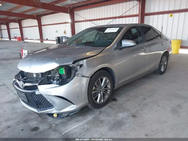 4T1BF1FK7GU226329 2016 TOYOTA CAMRY - Image 2