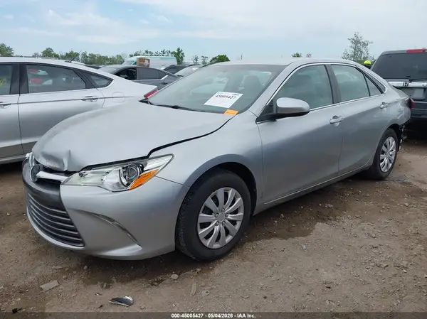 4T1BF1FK7GU227996 2016 TOYOTA CAMRY - Image 2