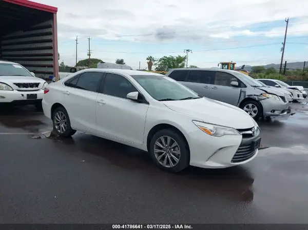4T1BF1FK7GU228226 2016 TOYOTA CAMRY - Image 1