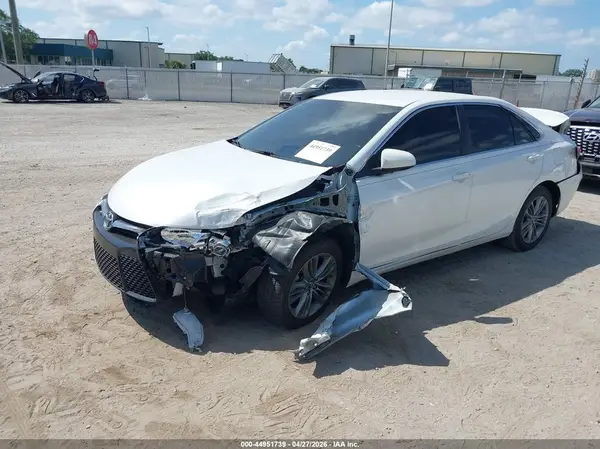 4T1BF1FK7GU231143 2016 TOYOTA CAMRY - Image 2