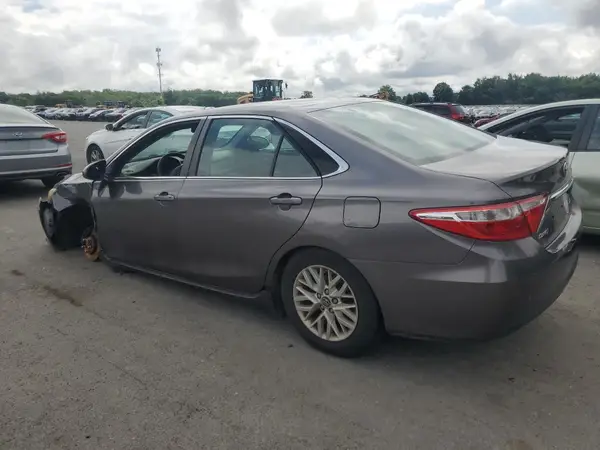 4T1BF1FK7GU232633 2016 TOYOTA CAMRY - Image 2