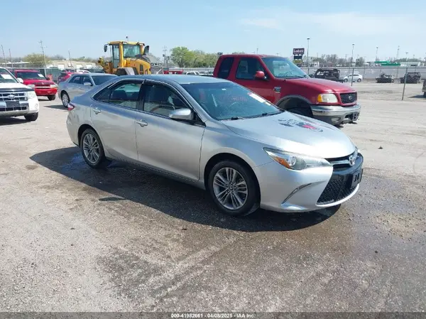 4T1BF1FK7GU233507 2016 TOYOTA CAMRY - Image 1