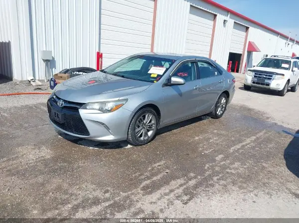 4T1BF1FK7GU233507 2016 TOYOTA CAMRY - Image 2