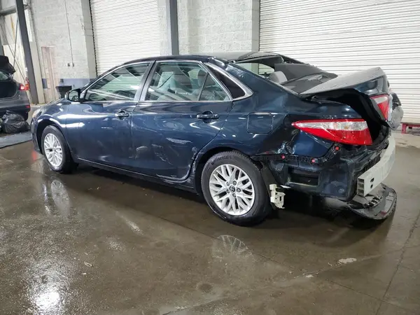 4T1BF1FK7GU233670 2016 TOYOTA CAMRY - Image 2