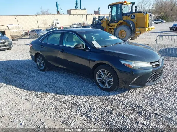 4T1BF1FK7GU234575 2016 TOYOTA CAMRY - Image 1