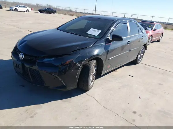 4T1BF1FK7GU235239 2016 TOYOTA CAMRY - Image 2