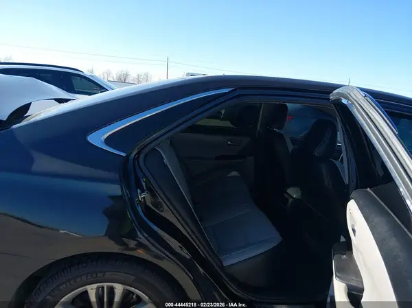 4T1BF1FK7GU235239 2016 TOYOTA CAMRY - Image 8