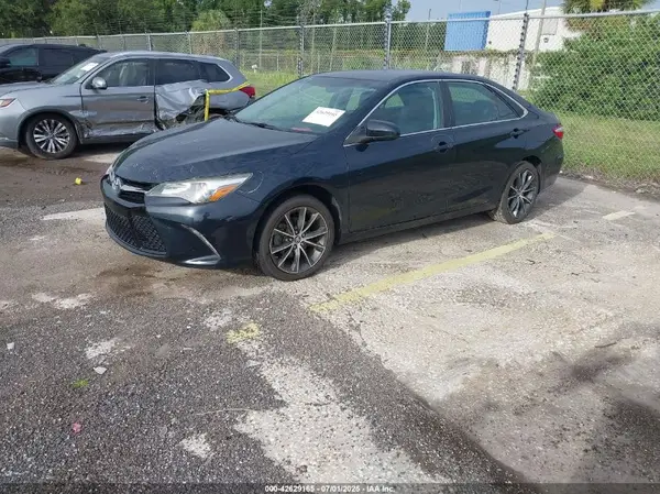 4T1BF1FK7GU236200 2016 TOYOTA CAMRY - Image 2