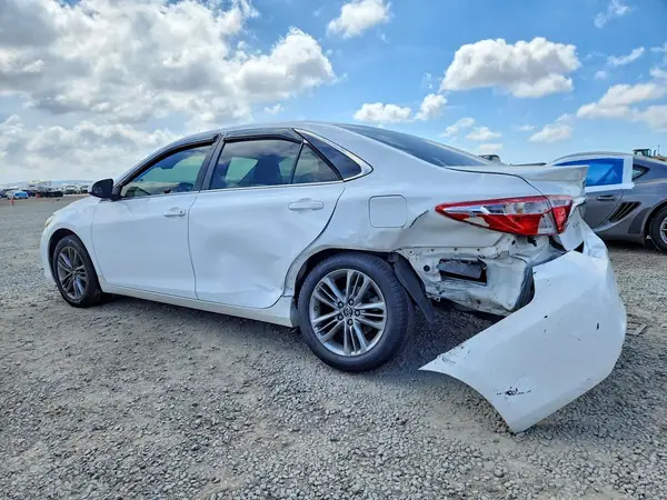 4T1BF1FK7GU237069 2016 TOYOTA CAMRY - Image 2