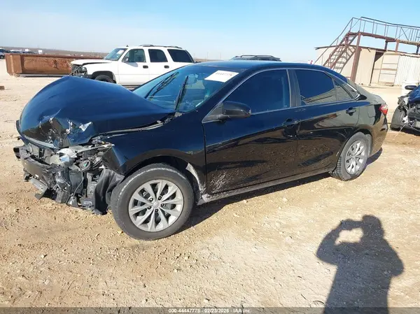 4T1BF1FK7GU237685 2016 TOYOTA CAMRY - Image 2