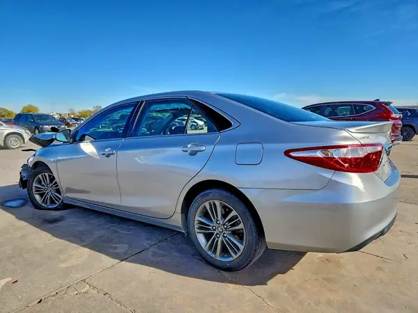 4T1BF1FK7GU237721 2016 TOYOTA CAMRY - Image 2