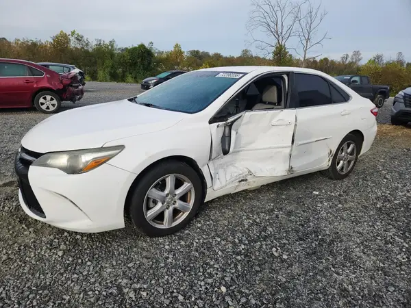 4T1BF1FK7GU238707 2016 TOYOTA CAMRY - Image 1