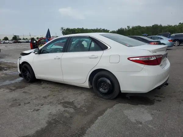 4T1BF1FK7GU239632 2016 TOYOTA CAMRY - Image 2