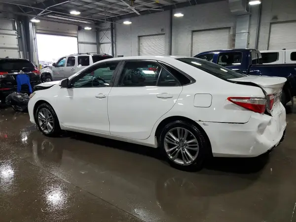 4T1BF1FK7GU240084 2016 TOYOTA CAMRY - Image 2