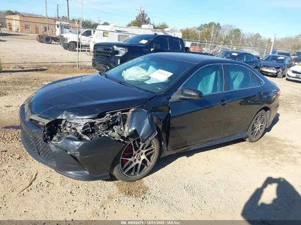 4T1BF1FK7GU241302 2016 TOYOTA CAMRY - Image 2