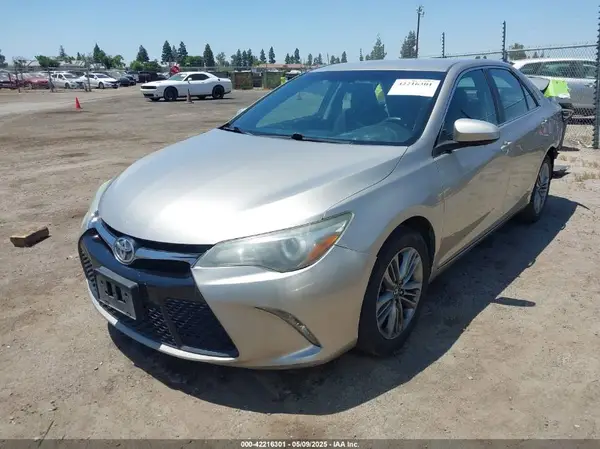 4T1BF1FK7GU241350 2016 TOYOTA CAMRY - Image 2