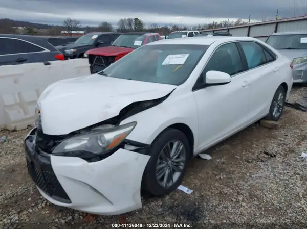 4T1BF1FK7GU241364 2016 TOYOTA CAMRY - Image 2